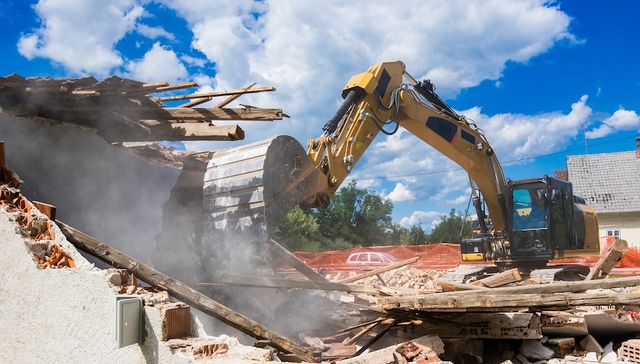 地方新闻精选 | 汕头违建豪宅“英之园”开拆 山西全面实现生育津贴“直付到人”