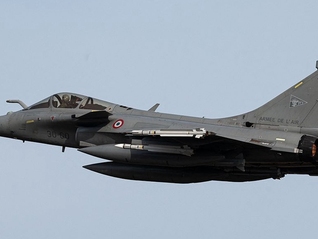 法国首次回应“阵风”战机疑被击落：正与印度保持沟通