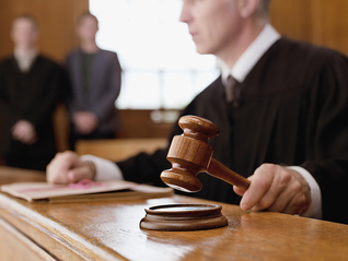 根据贸易逆差实施关税行为越权，美国法院叫停白宫“解放日”关税措施