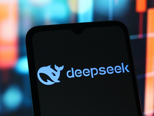 媲美OpenAI o3，DeepSeek深夜开源新版R1模型