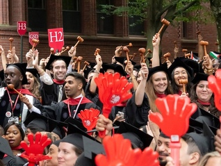 美国法官叫停禁止哈佛招国际生政策，白宫改立场提出30天限期