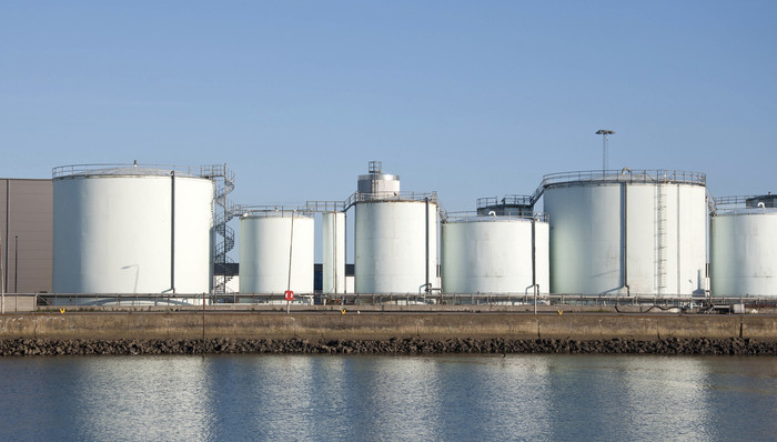 石化民企龙头ESG报告出炉，恒力石化排放最高、增幅最大 ｜ ESG信披洞察