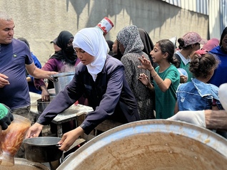 被控枪杀领食品的难民，以色列扩大加沙行动
