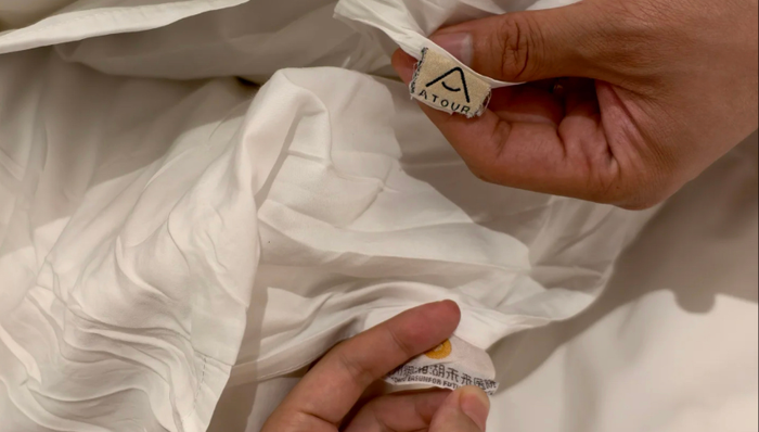 亚朵酒店被曝出现医院枕套，涉事酒店致歉：已中止与供应商合作