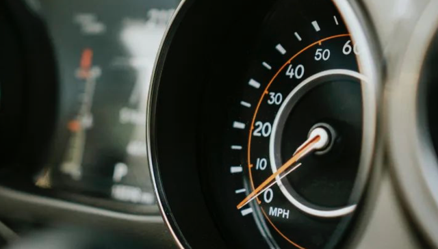 车企转向，开始向自己下狠手了