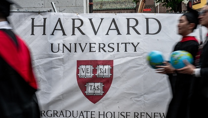 法官放行后国际生签证仍被限制，哈佛再次起诉美国政府