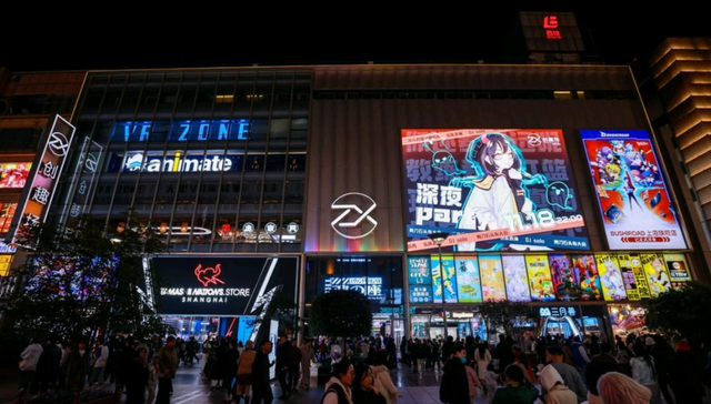 年轻人不爱去的商场们，指望二次元翻身