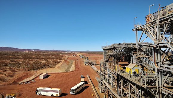 力拓与中国宝武联手，百亿级澳洲合资铁矿投产