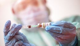 舒泰神股价狂飙，富豪周志文夫妇身家大涨难掩业绩五连亏