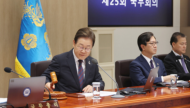 总统身份“护体”，李在明所涉两起案件延期审理