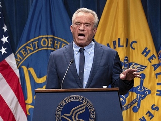 再出惊人之举，美国卫生部长开除疾控中心疫苗顾问团所有成员