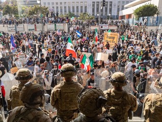 立即阻止白宫派兵的请求被驳回，洛杉矶实施宵禁