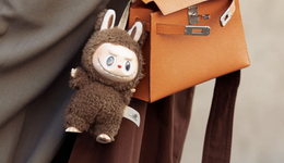 日销800万，Labubu 靠什么让全球富婆们上瘾？