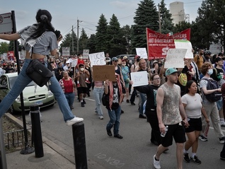 白宫周末阅兵前夕，芝加哥等地酝酿大规模示威