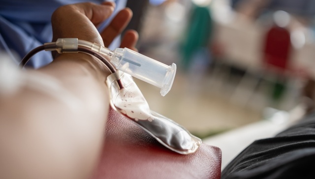 去年全国献血量同比有所下降，卫健委：年底前落实“血费减免一次都不跑”