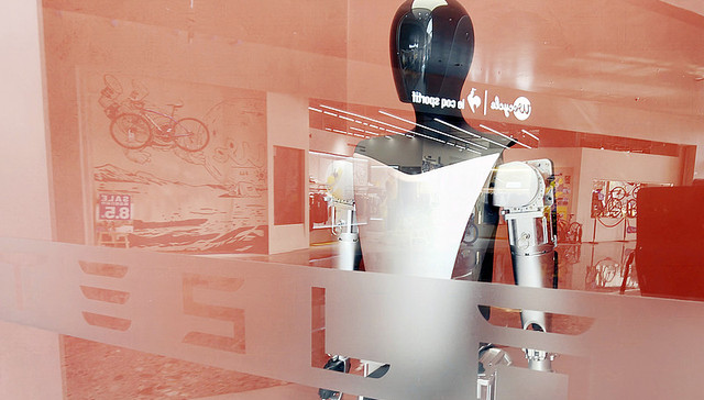 特斯拉起诉前工程师，指控其盗走 Optimus 核心技术并创立竞争性企业