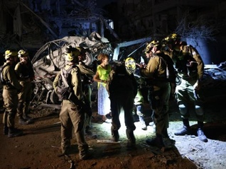 伊朗报复以色列发动三波导弹袭击，造成至少63人受伤