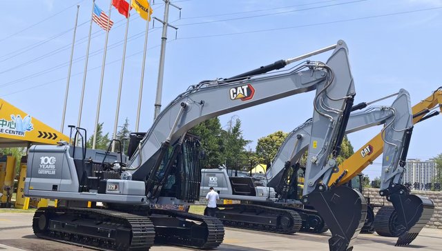 年产万台挖掘机销往190国，实探卡特彼勒在华首个制造基地 | 碳访