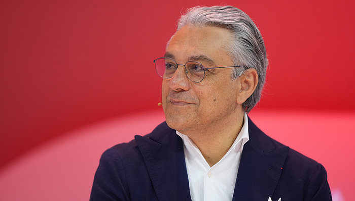 跨界奢侈品，雷诺CEO梅奥卸任将执掌开云集团