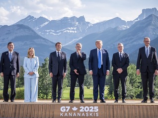 提前离开G7峰会赶回白宫战情室，特朗普：要处理比伊以停火更重要的事