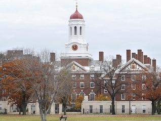 美法官继续叫停对哈佛大学国际生签证限制时，哥大员工诉讼受挫