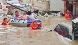 湖南龙山县暴雨成灾致37名中考生缺考，一小区3人在地下车库失联