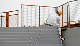 前5个月财政收入累计降幅继续收窄，但支出力度有待提升