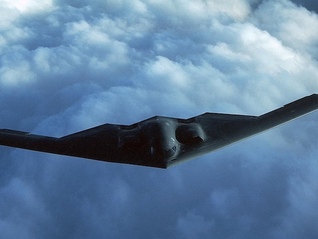 特朗普称已“成功打击”伊朗三处核设施，伊朗回应：已提前转移核材料