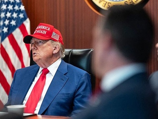 违反美国宪法、要求弹劾，特朗普对伊朗动武惹国内争议