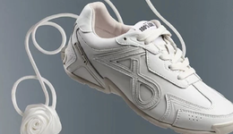 濒临破产的国产女鞋，在抖音杀回TOP 1