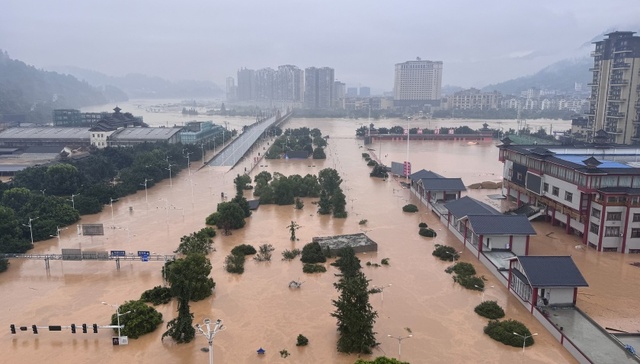 贵州榕江县所有学校停课，县城最大商场被淹没