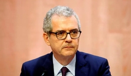 雀巢新董事长：在清华谈过谦卑与创新，偏爱的西装不到400欧