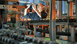 中国“小巨人”战略成效显著：增强中国经济抗风险能力，加强在全球供应链中的地位