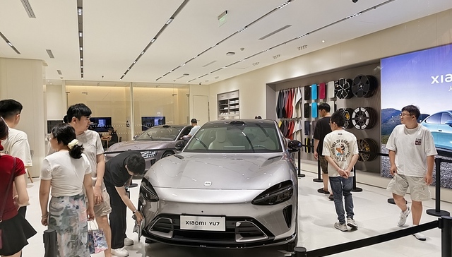 小米YU7三分钟大定破20万辆，黄牛代抢费高至万元