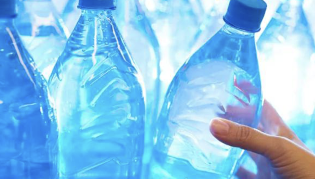 山姆农夫山泉联手，中国无标签饮料的冷灶要烧热了？