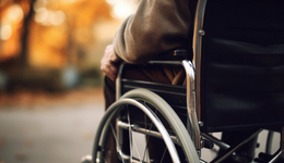 地方新闻精选 | 杭州将为70岁以上户籍老人购买意外险 大连涉244.19亿非法集资案宣判