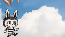 暴跌的Labubu，才真是被资本做局了