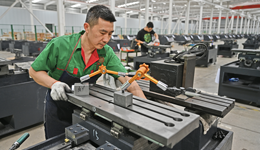 产需指数均升至扩张区间，6月制造业PMI回升至49.7%