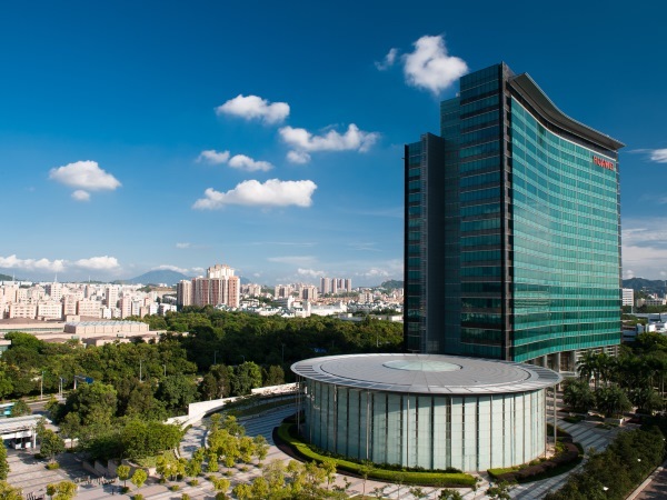 华为宣布开源盘古7B稠密和72B混合专家模型