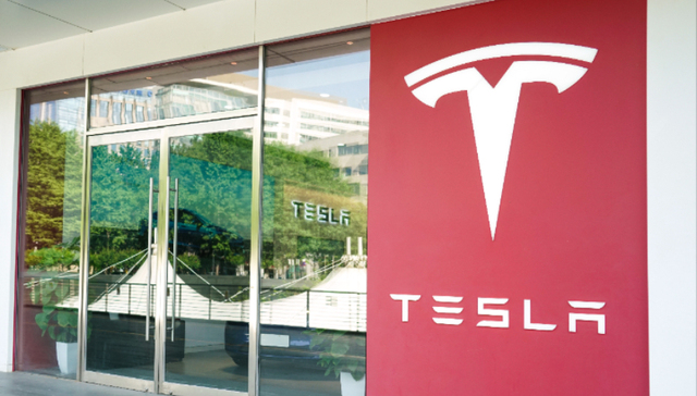 马斯克与特朗普再度互掐，特斯拉市值一夜蒸发3800亿元