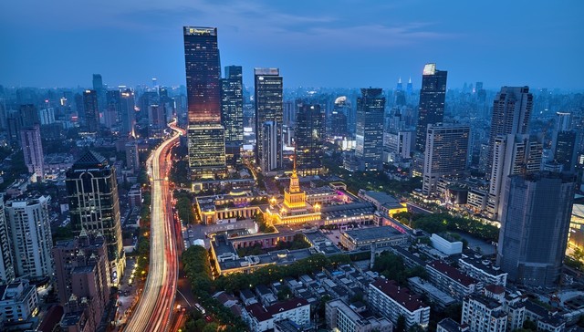 零售竞争升级、写字楼压力增加，上海商业地产开启新一轮“优胜劣汰”