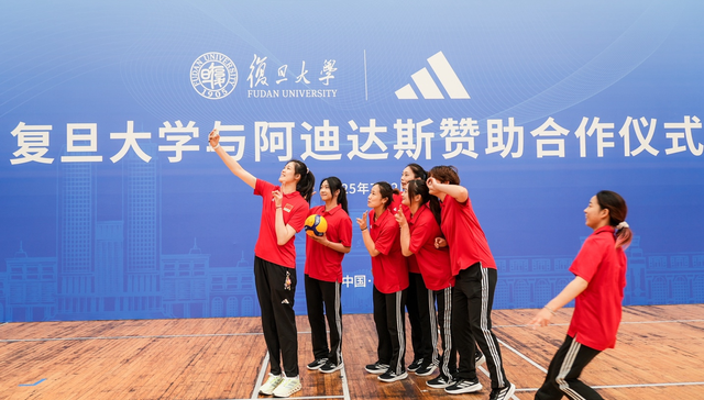 联名清华、复旦……运动潮牌争着进高校