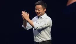 何小鹏偷偷学会雷军的“套路”