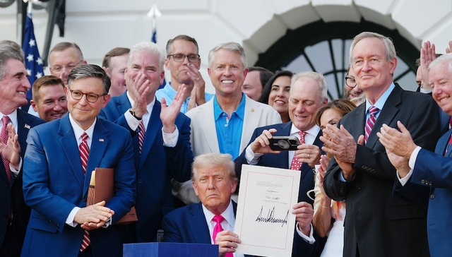 “大而美”法案正式生效，多数美国民众认为会伤害中产