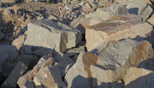 地方新闻精选 | 四川天全县山体垮塌致5人遇难2人轻伤 北京拟禁止在长城本体上野营等