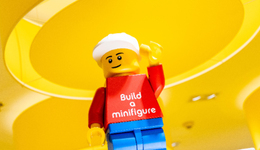 乐高入沪，后来者能居上？