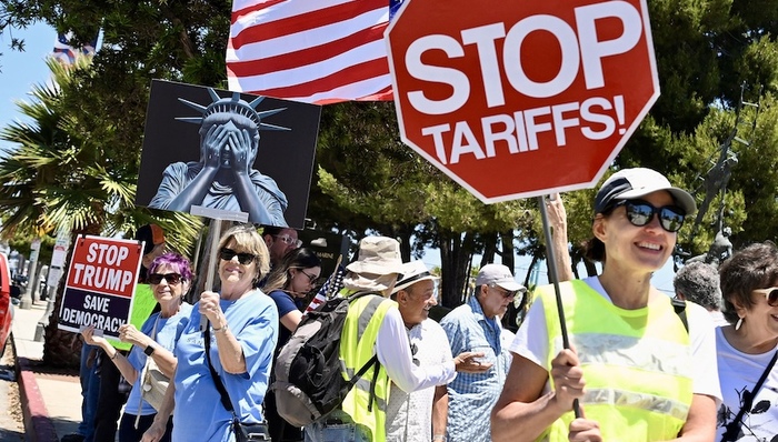 特朗普宣布“对等关税”8月1日开始实施，并威胁对铜和药品征收高额关税