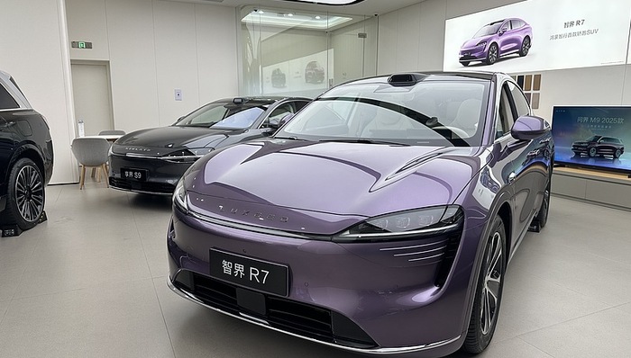 官方账号直播宣传奇瑞新车，智界系列产品总监连续发文道歉