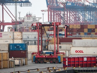 欧盟加紧与美国谈判，德国副总理：贸易协议必须公平，否则将反制