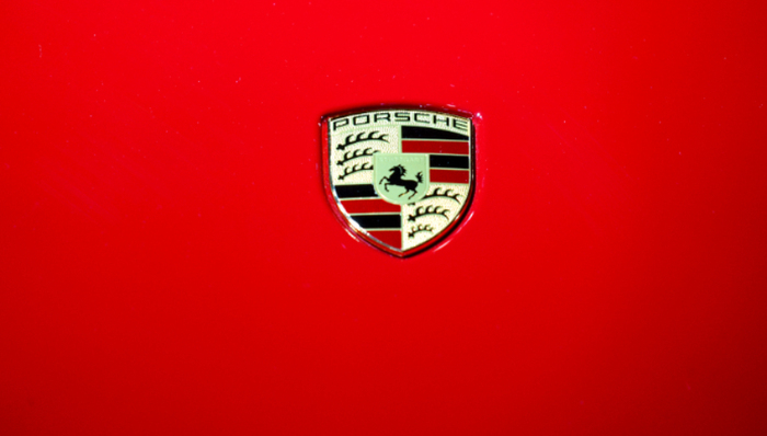 保时捷在华销量同比跌近三成